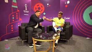 Vídeo: Rodrygo le “roba la magia” de las piernas a Ronaldo  - Soy un viral - ABC Color