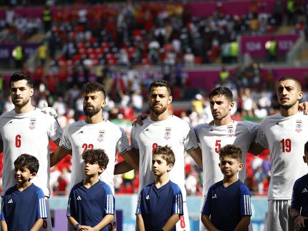 Tras supuestas amenazas del régimen, jugadores de Irán cantaron el himno - Unicanal