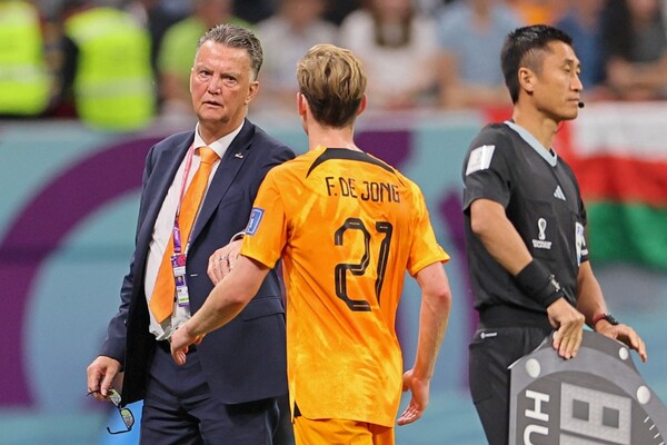 Diario HOY | "Ese era el objetivo", celebra Van Gaal tras ser líder de grupo