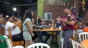 Ganador de millones en TV que después había donado todo, ahora sorprendió a su novia