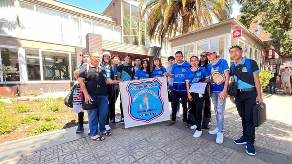 Estudiantes alberdeños ganan feria científica en Chile