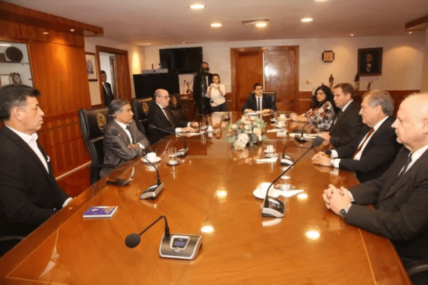 El pleno de la Corte pide a Fretes su renuncie