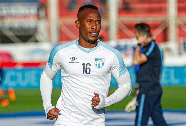 Diario HOY | Futbolista colombiano muere en Argentina tras una práctica
