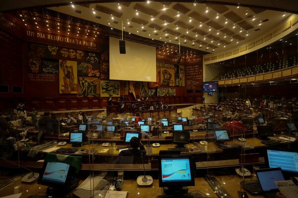 El Parlamento de Ecuador aprueba derogar la reforma tributaria de Lasso - MarketData