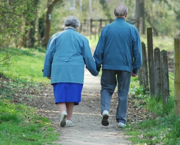 Papá y mamá con más de 80, ¿quién los cuida? - Estilo de vida - ABC Color