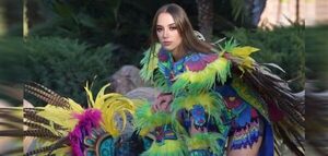 (Video) ¡Miss se electrocuta al tocar el micrófono!