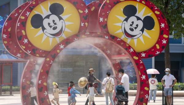 Diario HOY | Disneyland Shanghái cierra por restricciones anticovid a 4 días después de su reapertura