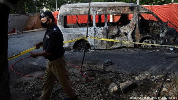 Tres muertos y 23 heridos en ataque suicida en Pakistán