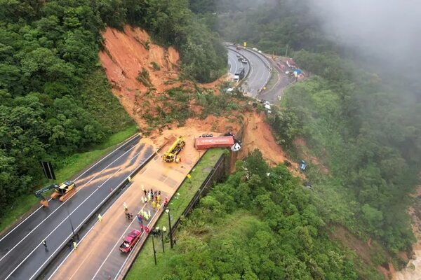Continúa bloqueada la ruta principal para llegar a la playa en Santa Catarina - ABC en el Este - ABC Color
