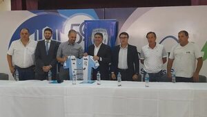 Roberto Torres firmó hasta 2023 y fue presentado en Guaireña - Guaireña - ABC Color