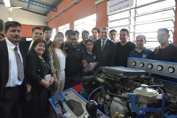 Gobierno habilita mejoras en la SNPP y entrega equipos para la formación laboral - .::Agencia IP::.