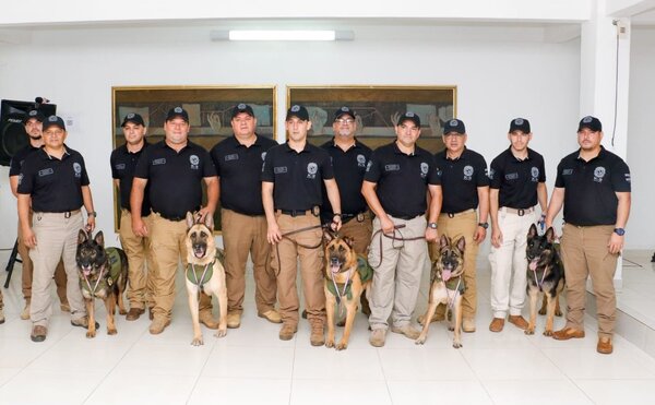 Agentes caninos de la SENAD pasaron a retiro con honores