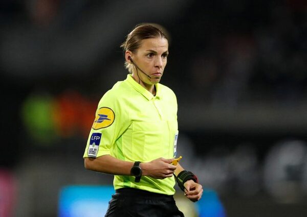Por primera vez en la historia una mujer arbitrará en un mundial de fútbol masculino