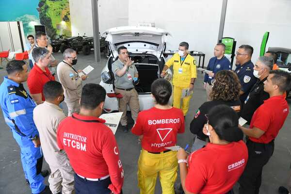 Bomberos de la región se capacitan en siniestros en electromovilidad - Noticde.com