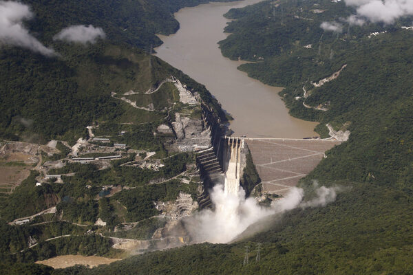 Entran en operación comercial dos unidades de la hidroeléctrica colombiana Hidroituango - MarketData
