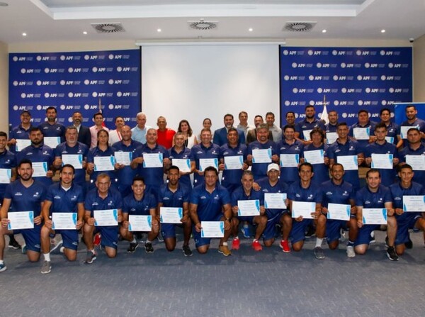 Finalizó el Curso para Preparadores de Arqueros - APF