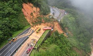 Cancillería rastrea a paraguayos en Curitiba tras deslizamiento de tierra