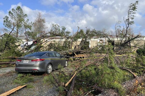 Tornados arrasan viviendas en el sur de Estados Unidos