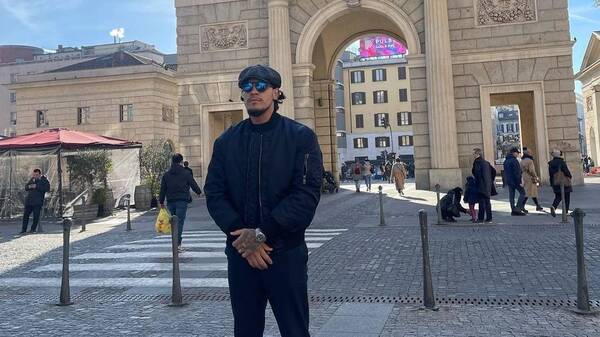 ¡Alta facha! Gustavo Gómez disfruta de sus vacaciones en Milan