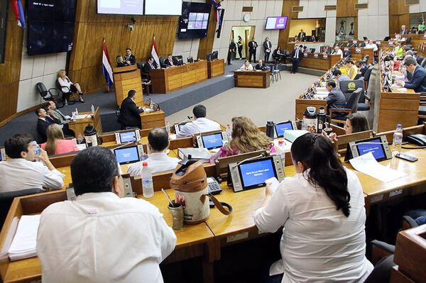 Diputados piden la renuncia de Antonio Fretes titular de la Corte Suprema de Justicia - Revista PLUS