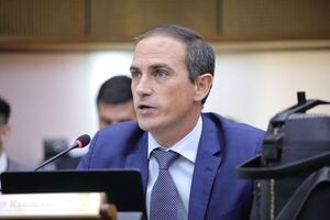 Ley que endeuda al IPS forma parte de los errores de Abdo en estos 4 años, dice senador - ADN Digital