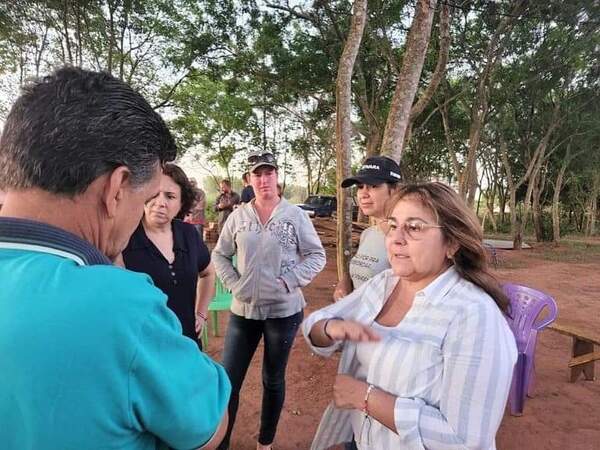 Colonos de Santa Lucía respaldan el trabajo de la senadora “Nani” Arrúa - La Clave