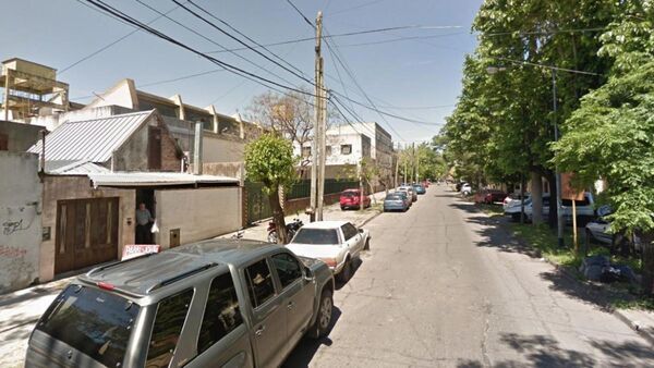 Metió el cuerpo de su hija en una caja que usaba como mesita de luz