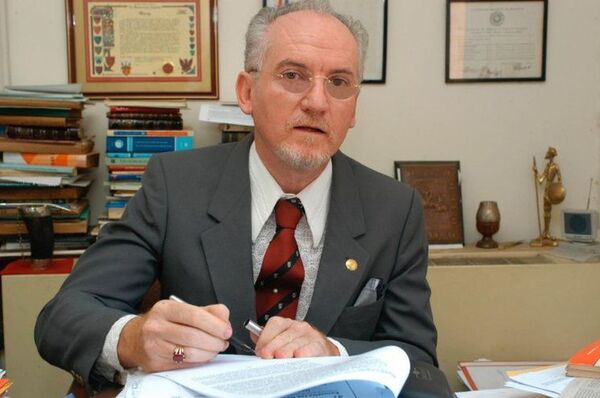 Ministro César Garay también insta renuncia de su colega Antonio Fretes - PDS RADIO