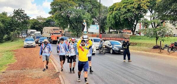 Caminará y llevará upa a la Virgen unos ¡268 kilómetros!: Pide sanidad para su hermana