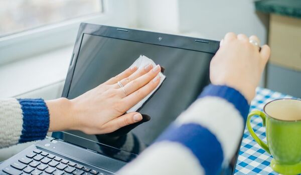 ¿Cómo limpiar un monitor de computadora?