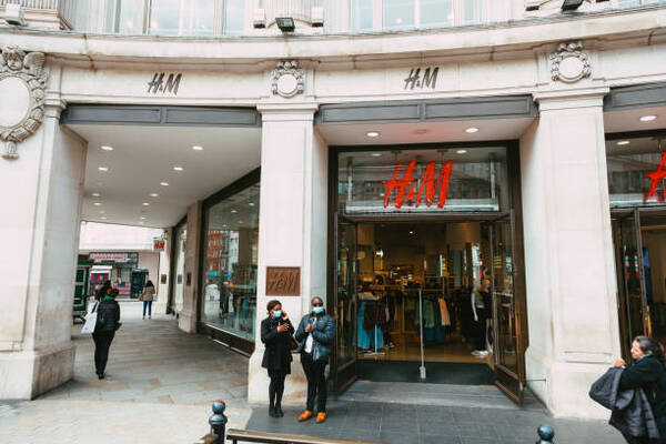 H&M recortará 1.500 puestos de trabajo dentro de su plan de ahorro - Revista PLUS