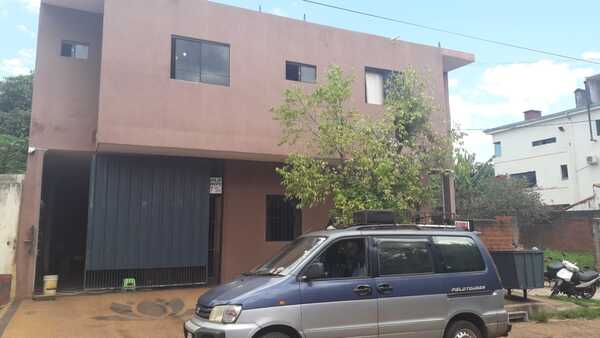 Violento asalto en pleno mediodía en Encarnación: víctimas fueron encerradas y uno de ellos herido