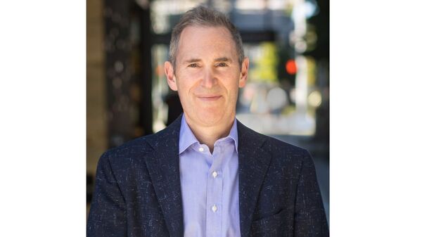 Andy Jassy presidente de Amazon asegura que no previó la incertidumbre económica actual - Revista PLUS