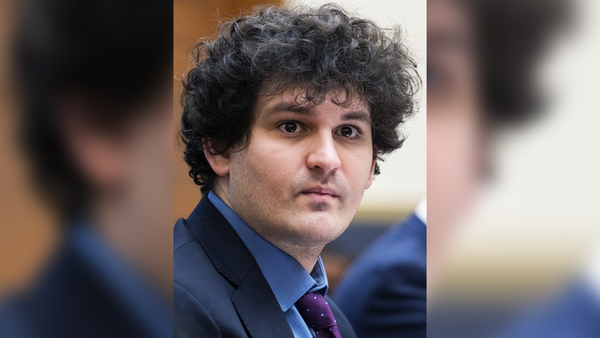 Sam Bankman-Fried fundador de FTX dice que no sabía que los fondos se redirigían a otra empresa - Revista PLUS