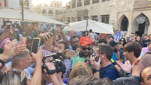 El falso Neymar sigue haciendo su show en Qatar