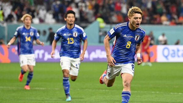 Japón derrota a España y gana el Grupo E