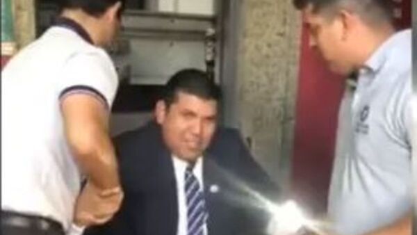 Tanque de agua colapsó e inundó pisos de la sede 1 de la Fiscalía