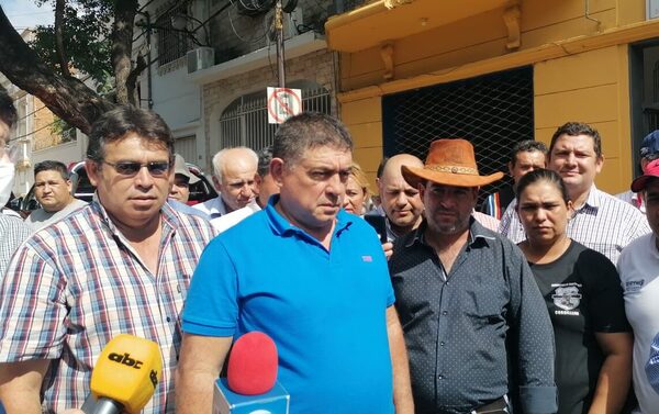 Diario HOY | Rechazan otorgar libertad para tres camioneros procesados por extorsión 