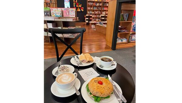 Libros y café de especialidad se unen en el nuevo local de Mary´s Coffee House (en Estación Los Jardines)