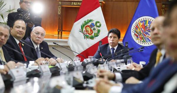 La Nación / Perú: la OEA concluye que la democracia “está en riesgo” por la “fragmentación política”