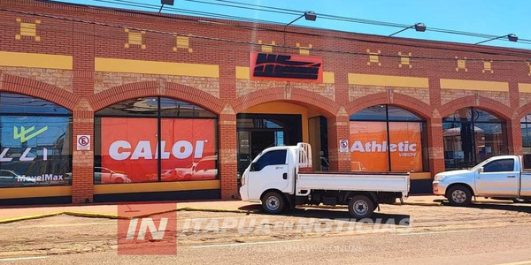 HURTARON SIETE CELULARES DE UNA CASA COMERCIAL DE OBLIGADO