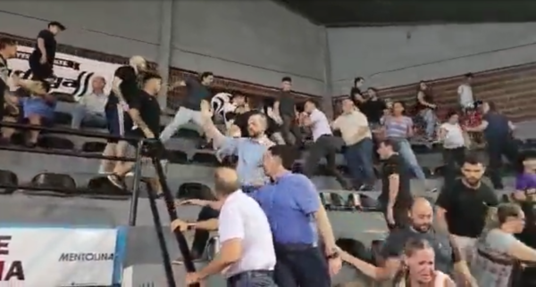 Barras bravas protagonizan un vergonzoso episodio en el Básquet paraguayo