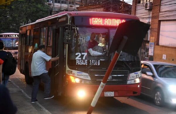 Robó un celular, vecinos lo golpearon y recién después llamaron a la Policía - Policiales - ABC Color