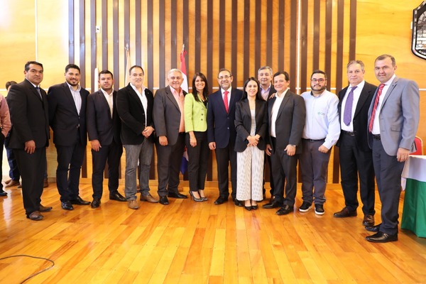 CAH brinda “Reconocimiento y Gratitud” a César Cerini