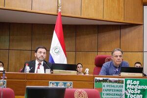 Diario HOY | Indemnización a exobreros: cuatro senadores piden sesión extra hoy 