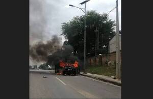 Vehículo se incendió cerca del viaducto Ñu Guasú: ¿Por qué un auto puede arder en llamas?