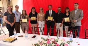 La Nación / Entregaron distinciones a destacados médicos