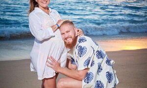 Isidro Pitta y su doña de vacaciones en una exclusiva playa de México