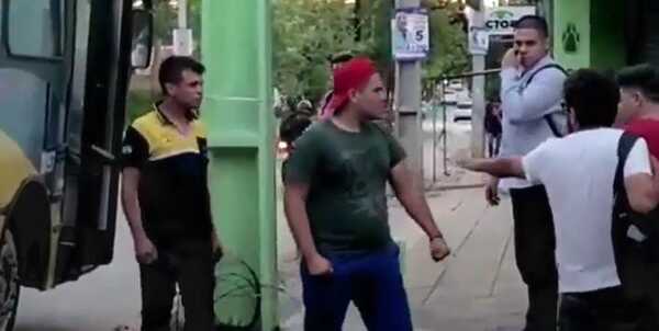 Nerviosismo en las calles: Chofer y pasajero se trenzaron a golpes