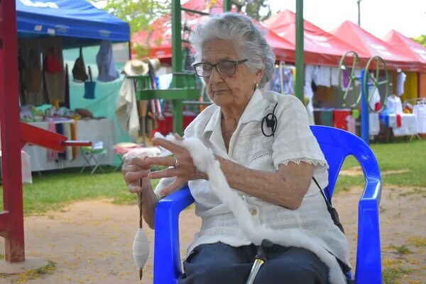 Continúa festival del Ao Po’i en Yataity del Guairá - Nacionales - ABC Color